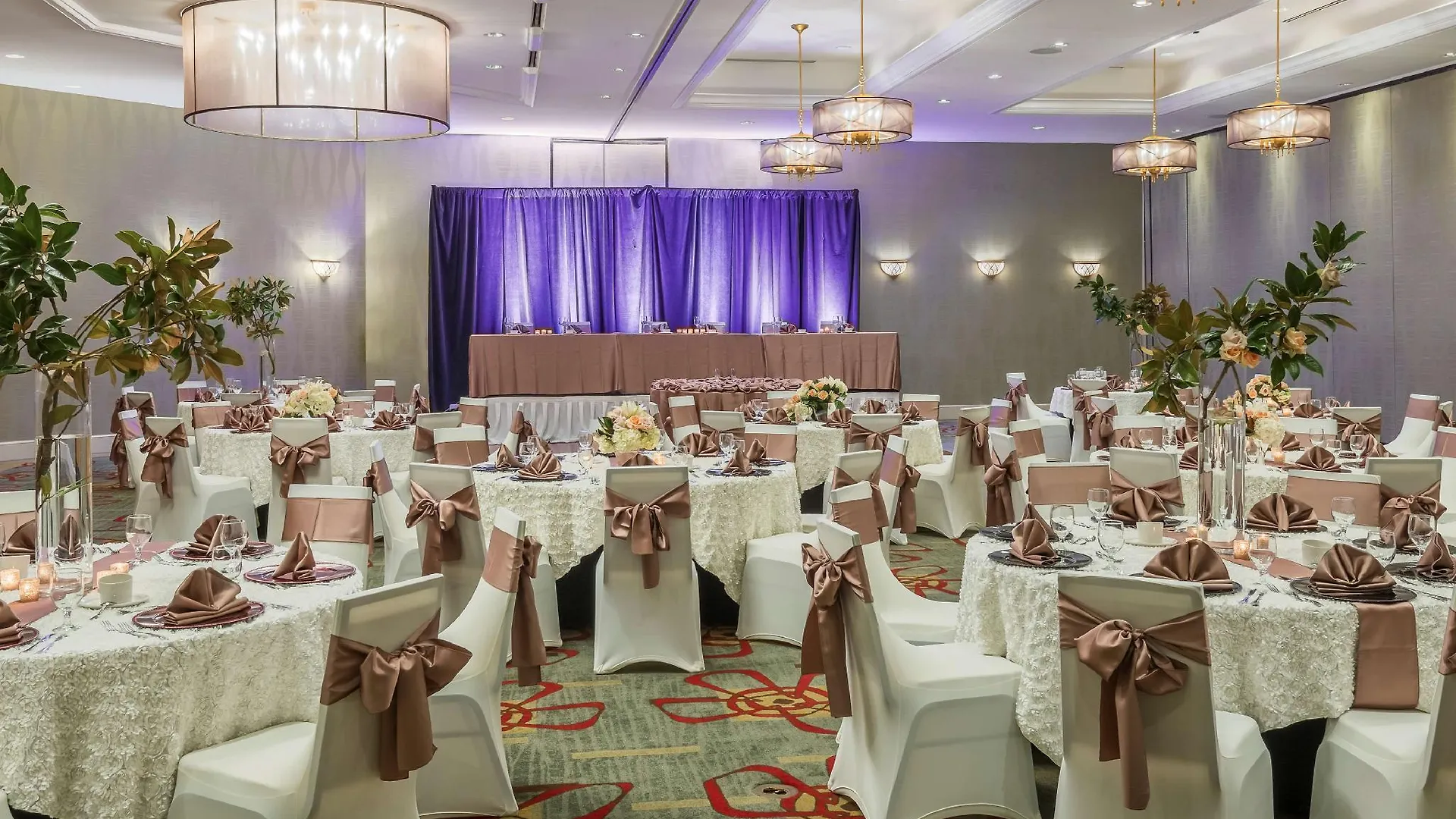 Doubletree By Hilton Hotel Nashville Downtown