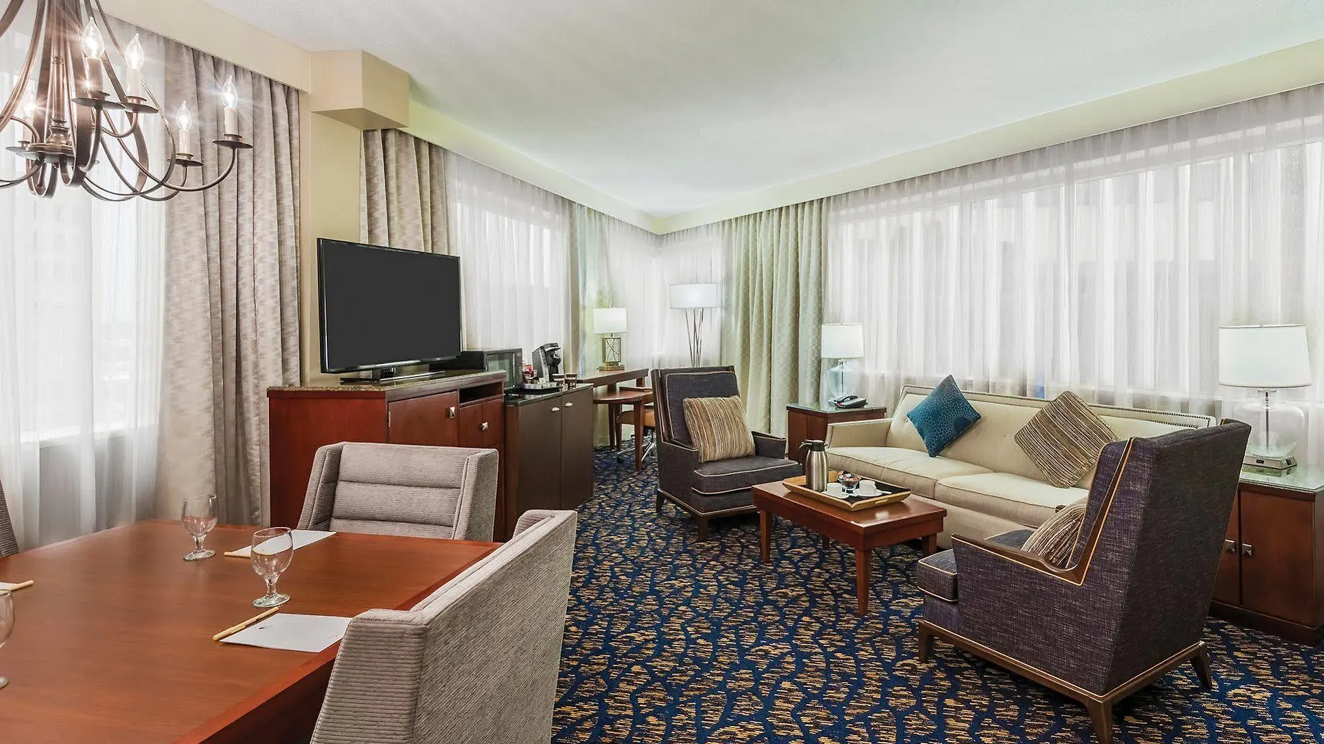 Doubletree By Hilton Hotel Nashville Downtown