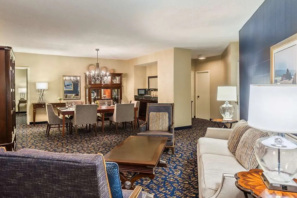 Doubletree By Hilton Hotel Nashville Downtown 4*,
