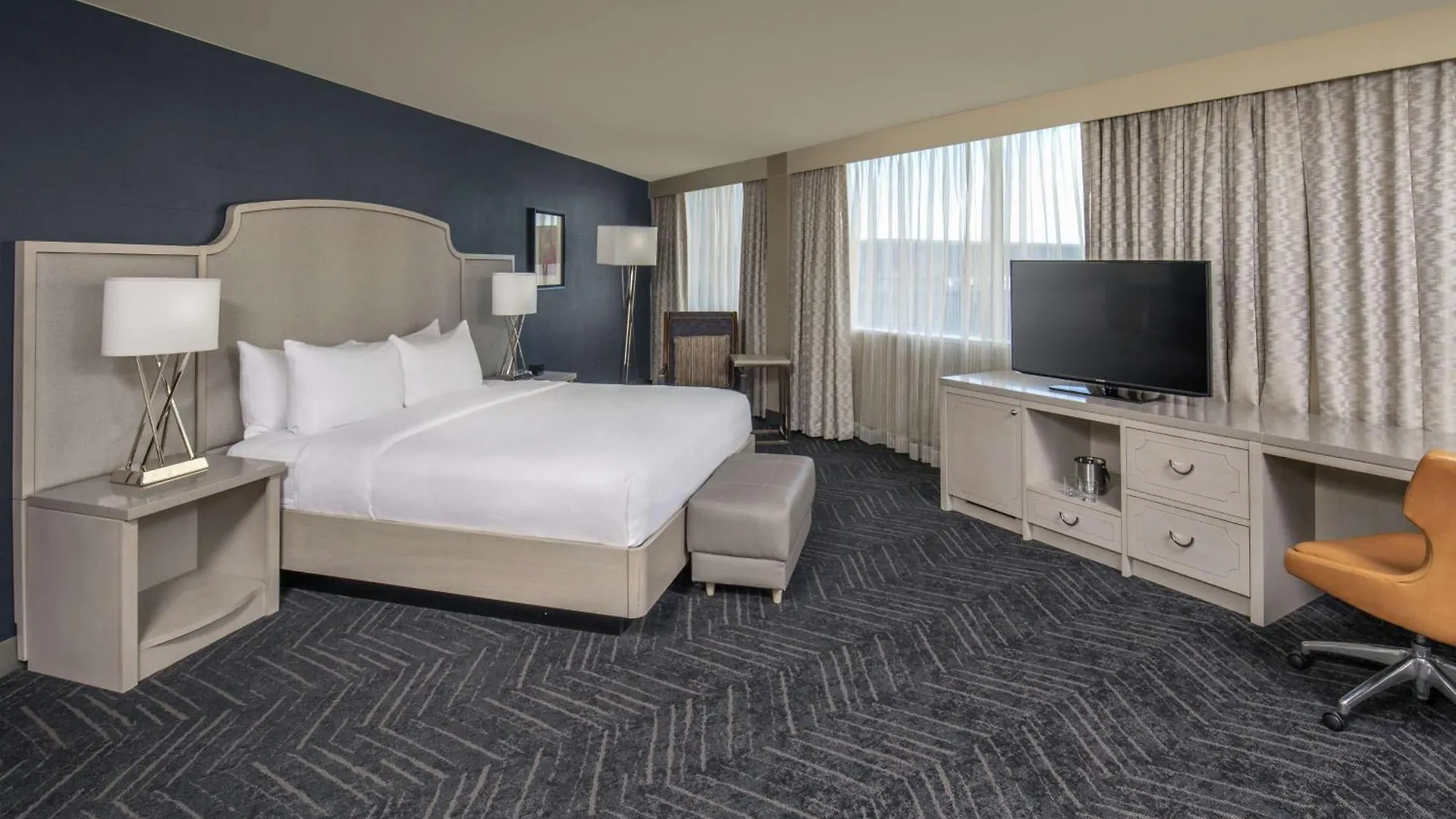 Doubletree By Hilton Hotel Nashville Downtown